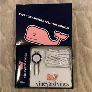 Vineyard Vines golf set.